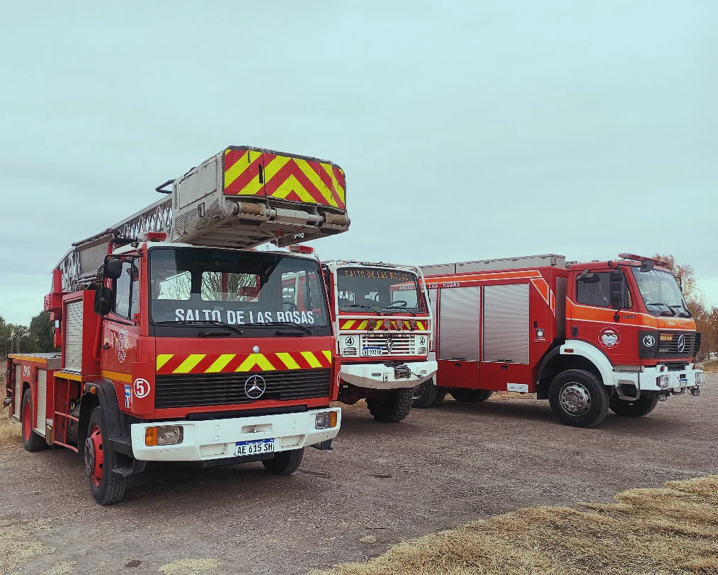 Bomberos Voluntarios<br /><span class='text-gradient'>de Salto de las Rosas</span>